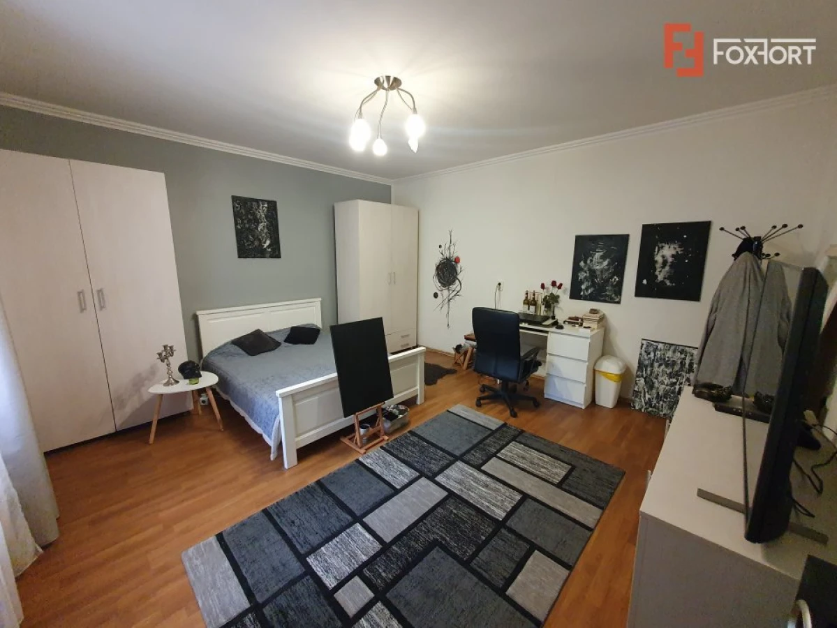 Apartament cu 2 camere decomandat, cladire istorica - Sinaia - 1