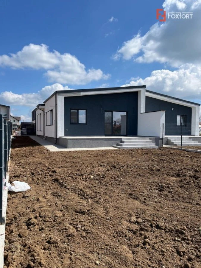 Duplex cu 3 camere si teren de 360 mp, zona Giarmata - 9