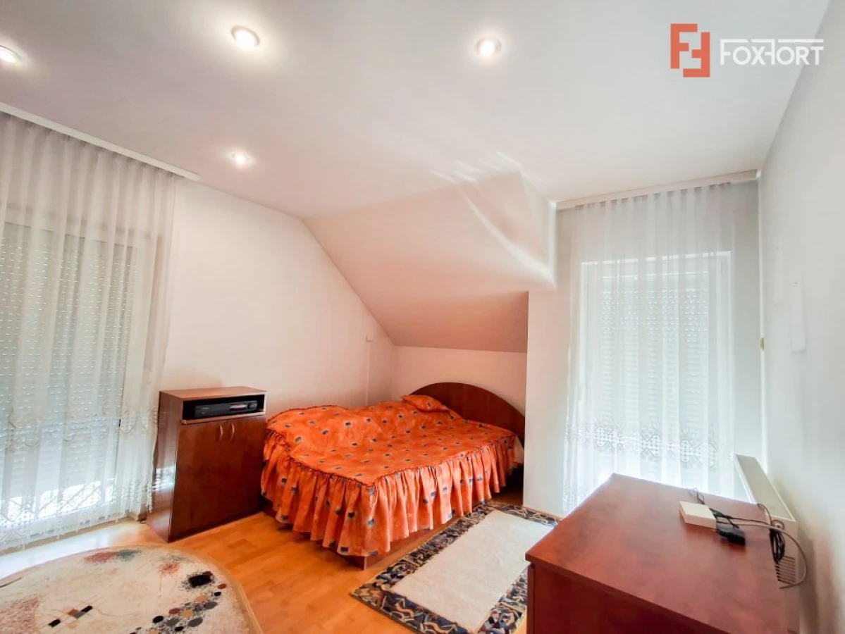 Casa individuala de vanzare in Timisoara cu sauna si piscina, zona Fratelia - 8