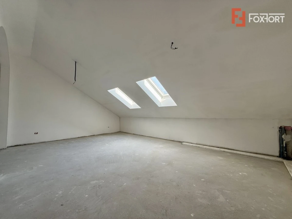 Triplex cu 4 camere, 115 mp, 3 bai - Zona Sacalaz - 10