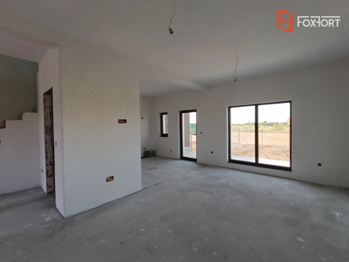 Triplex 5 camere, 2 bai, 114 mp utili, zona Plopi Timisoara - V8613 - 1