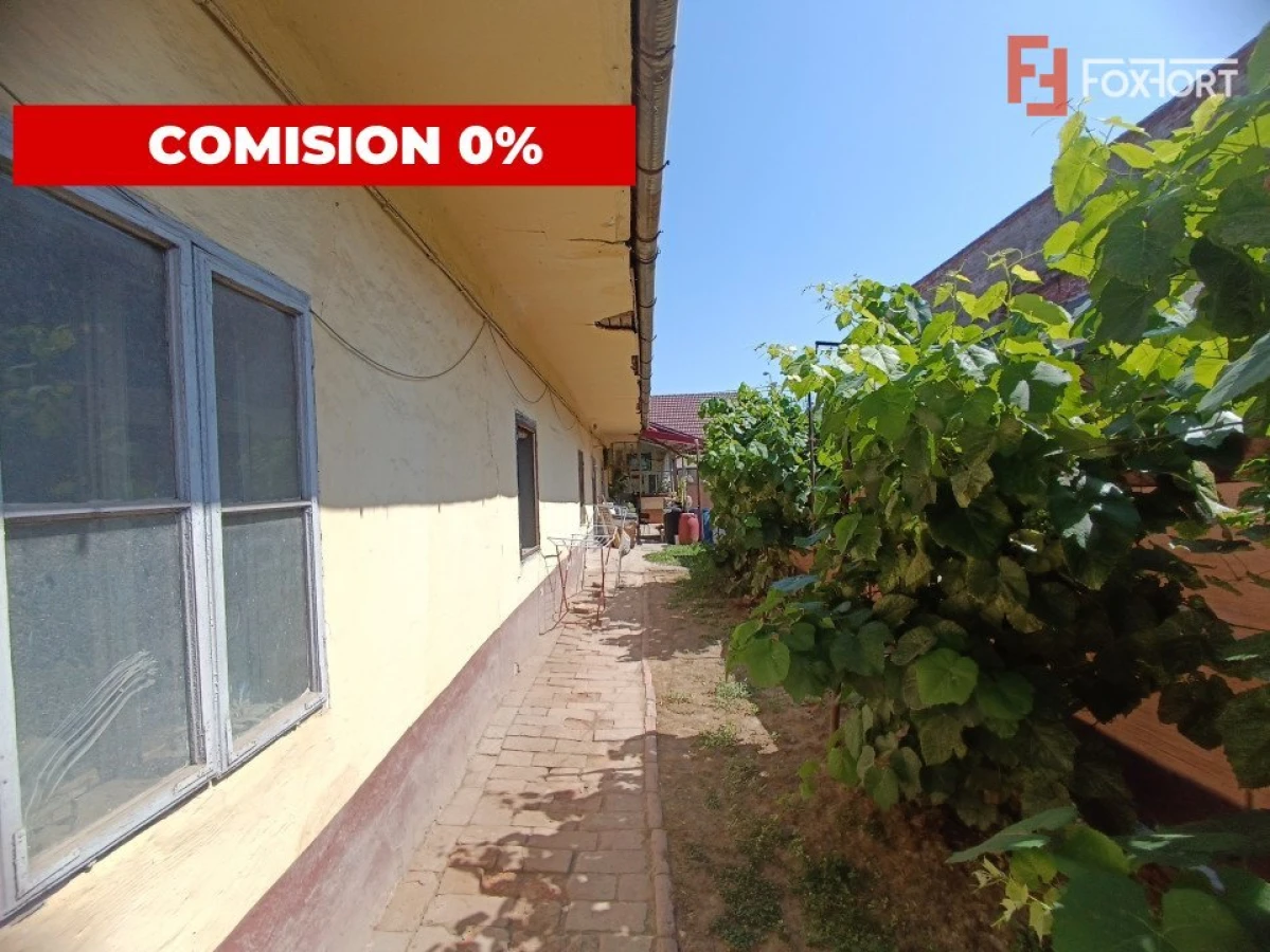 COMISION 0% Casa cu 4 apartamente la curte comuna cu teren total 748 mp - 1