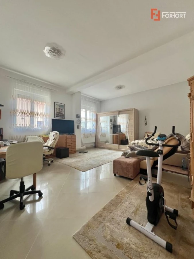 Casa Individuala cu 9 camere de vanzare, zona Ghiroda - 4