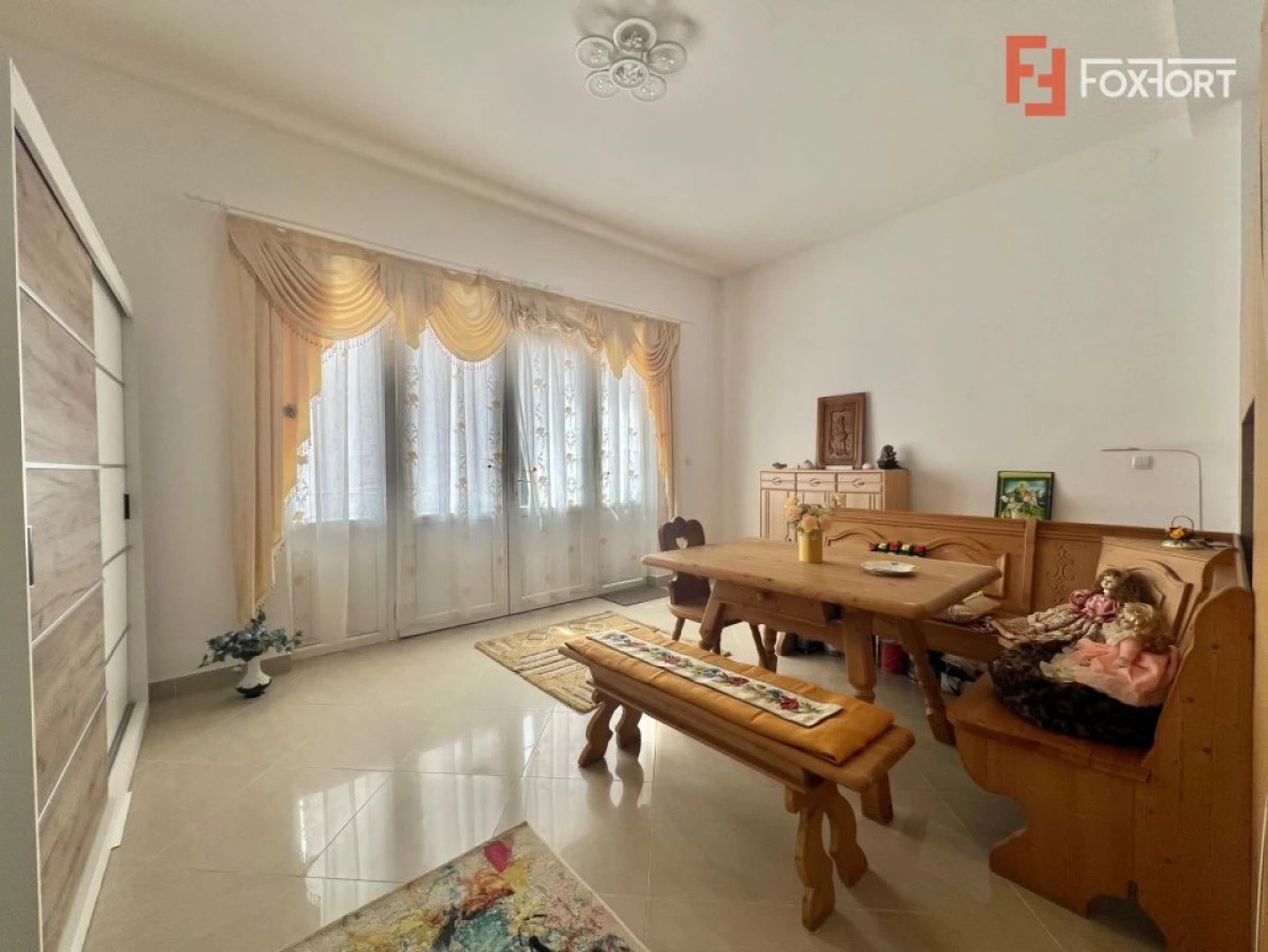 Casa Individuala cu 9 camere de vanzare, zona Ghiroda - 3