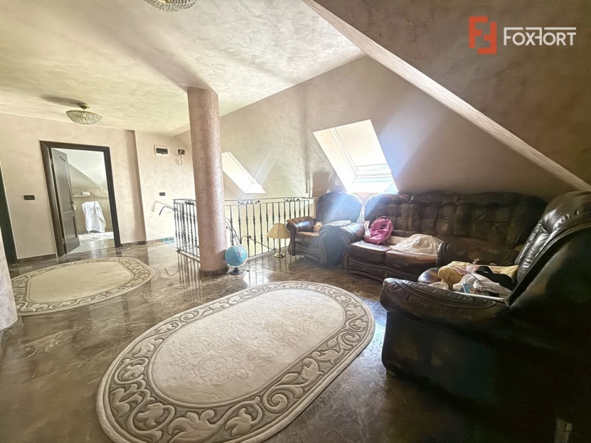 COMISION 0% Casa individuala exclusivista cu 7 camere si piscina in Dumbravita - 9