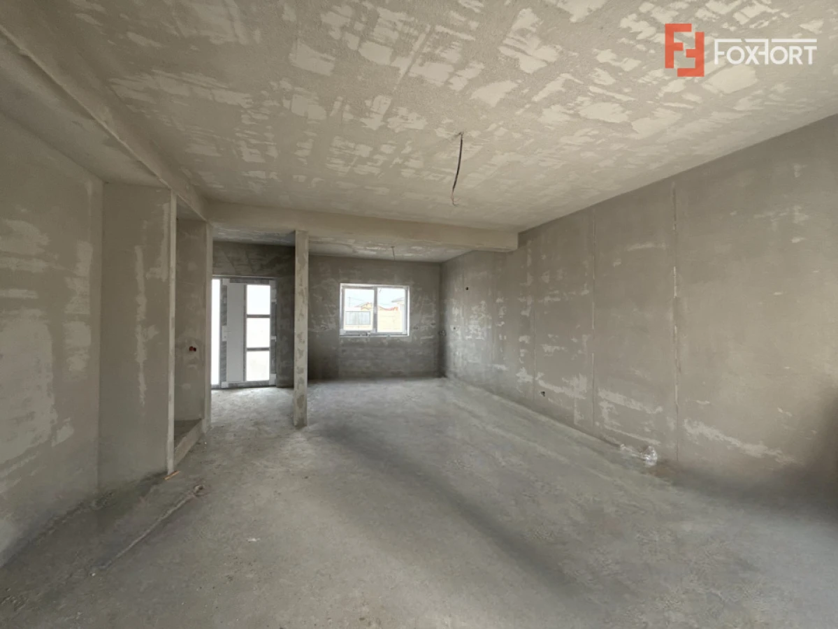 Duplex cu 4 camere de vanzare si teren de 335 mp - zona Sacalaz - 2