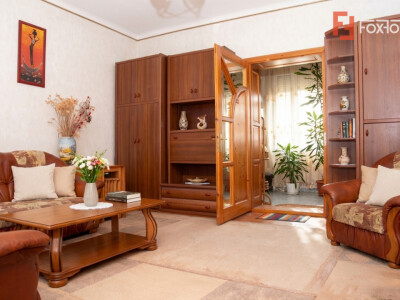 Casa individuala cu 4 camere, garaj si teren de 694 mp, zona Bujac Arad