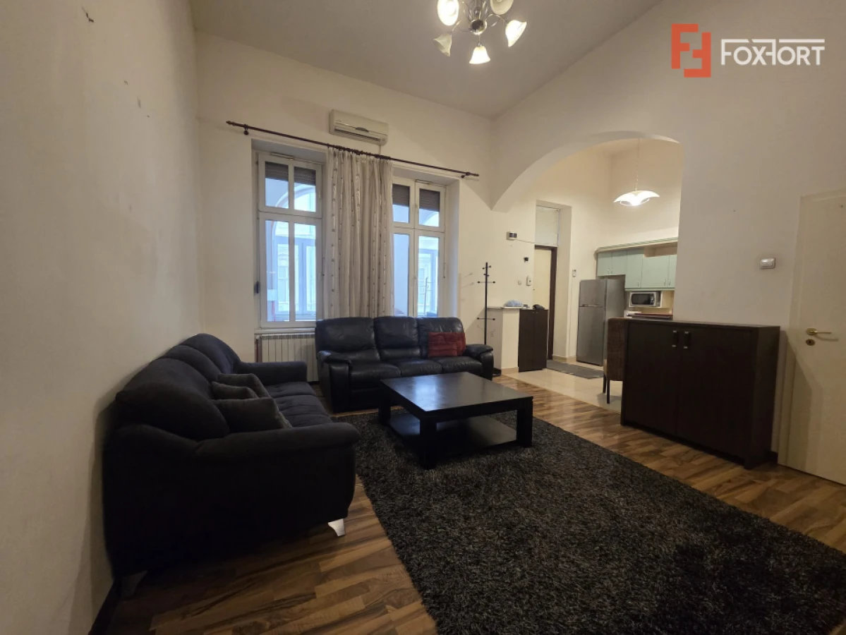 Apartament cu 2 camere semidecomandat, et 1, zona Centrala - 1