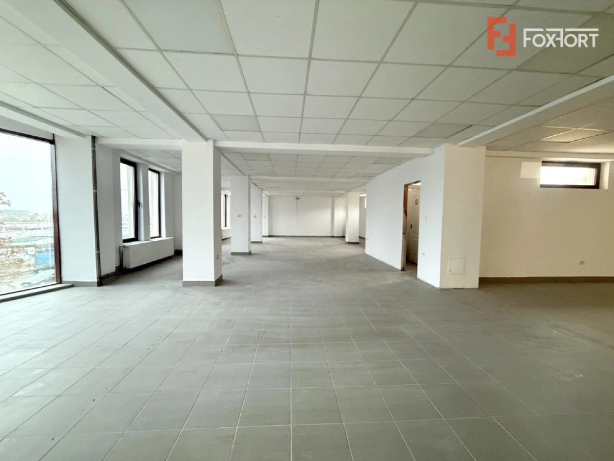 Cladire comerciala cu regim de inaltime P+2 E+M, suprafata 550 mp de inchiriat - 6