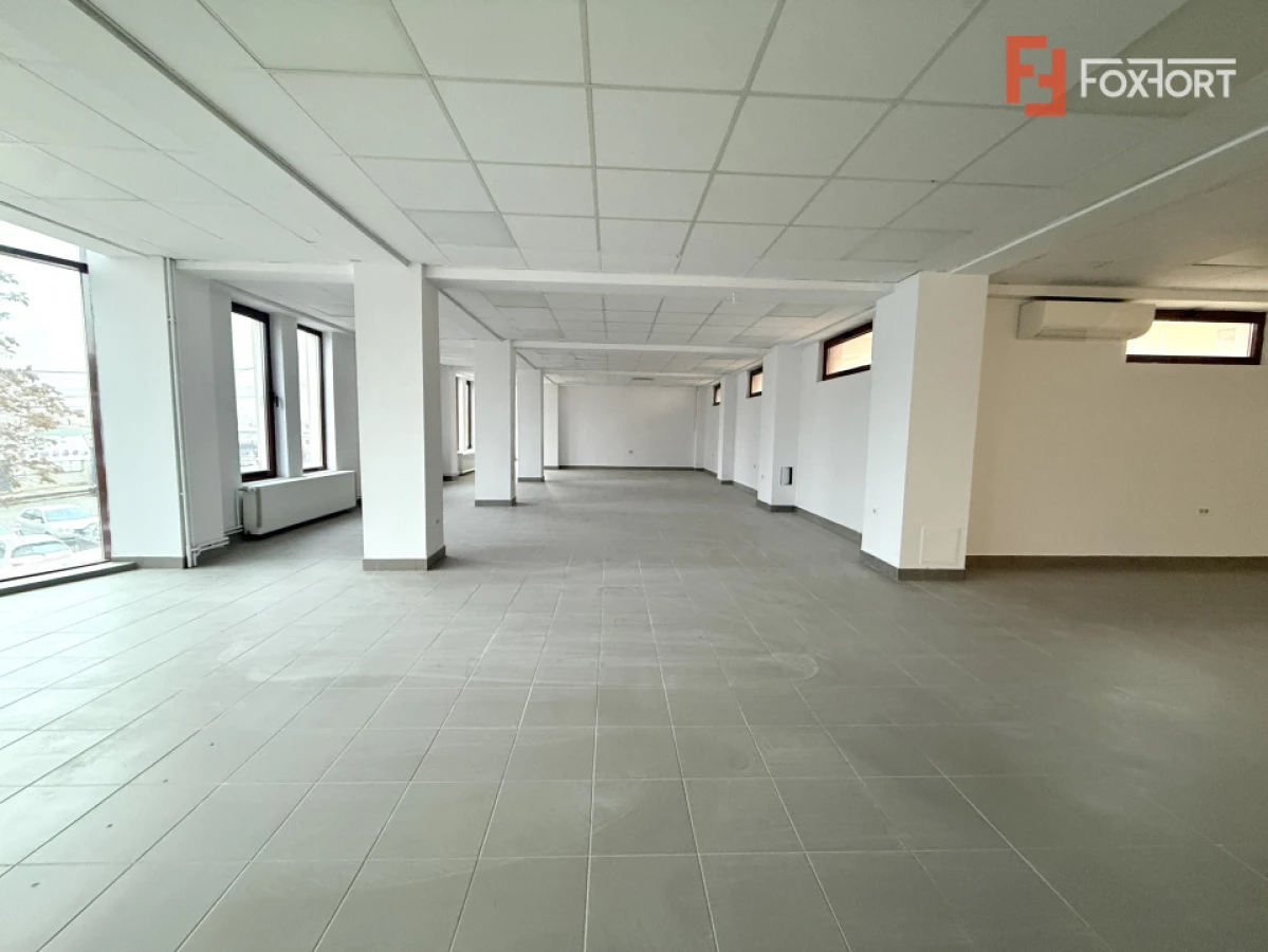 Cladire comerciala cu regim de inaltime P+2 E+M, suprafata 550 mp de inchiriat - 2