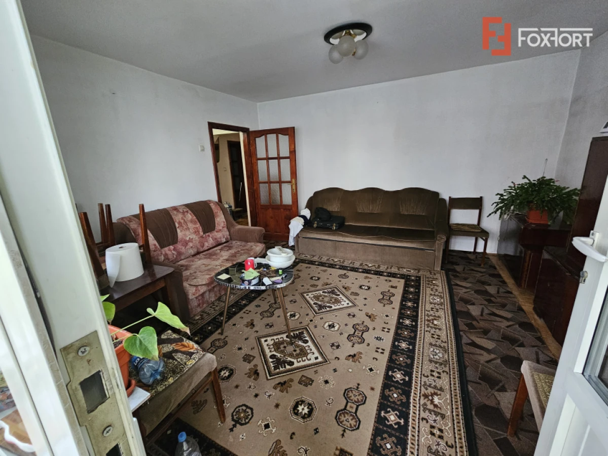 Apartament cu 3 camere, decomandat cu vedere pe 3 parti - zona Miorita - 1