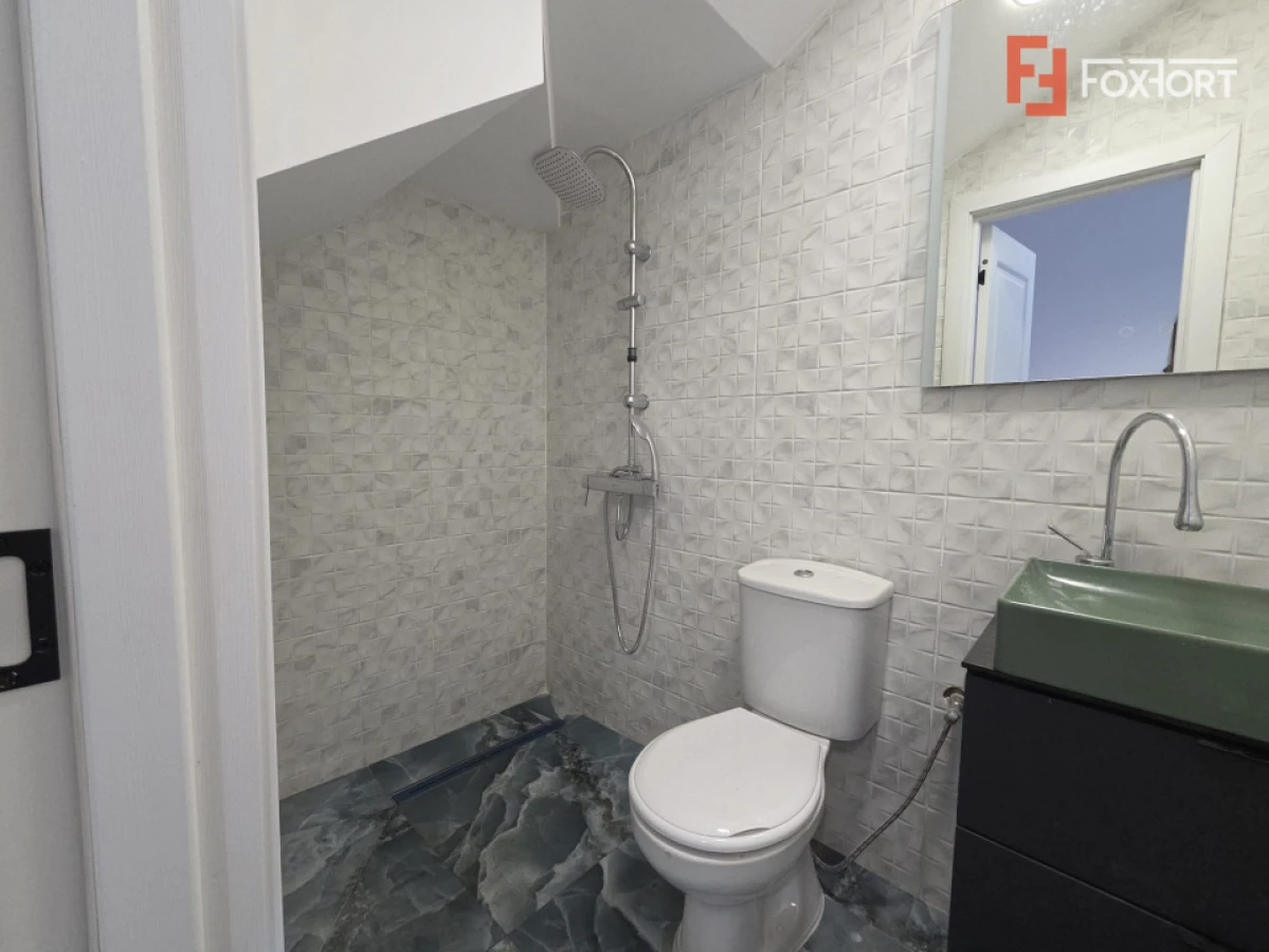 De inchiriat, apartament ultracentral la curte comuna - 3