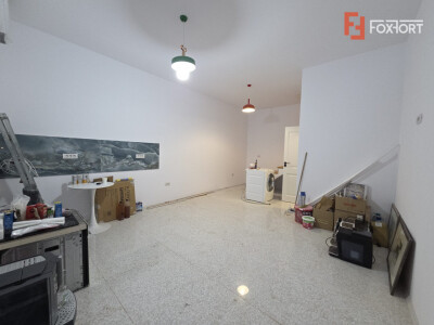 De inchiriat, apartament ultracentral la curte comuna