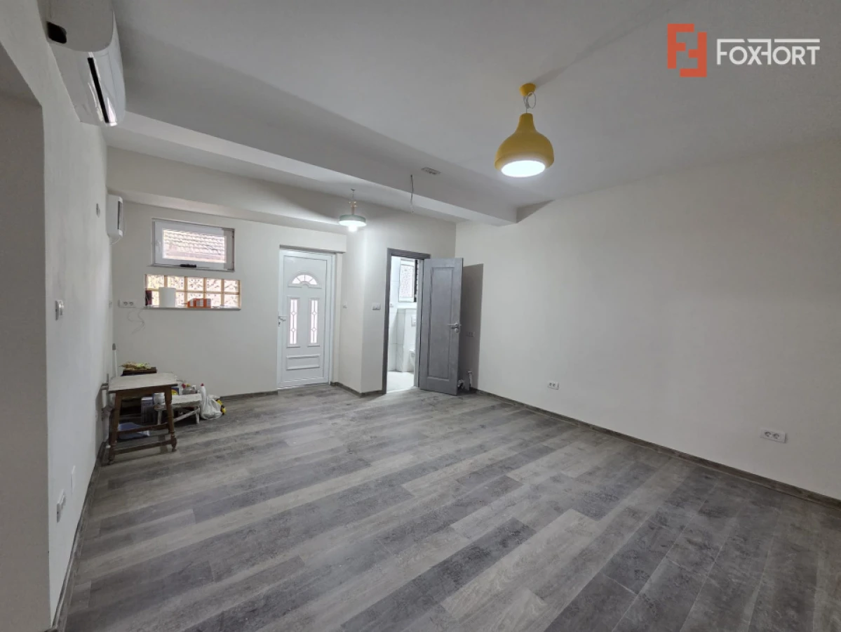 De inchiriat, apartament la casa, curte comuna, zona UTA - 3