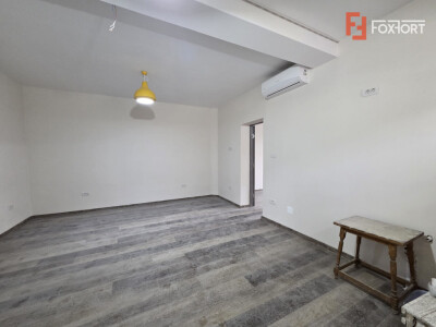 De inchiriat, apartament la casa, curte comuna, zona UTA