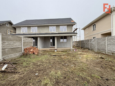 Duplex cu 3 camere si teren de 305 mp, zona Urseni