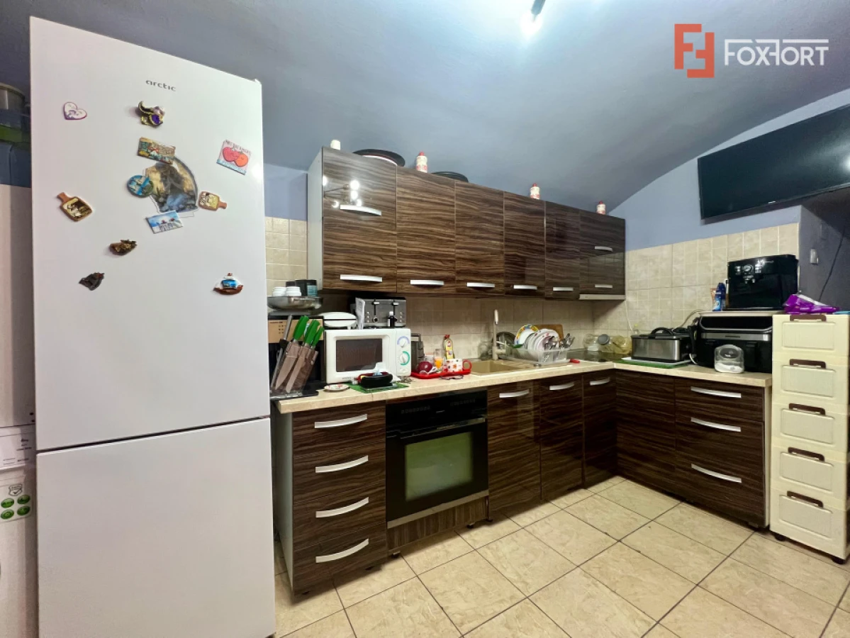 Apartament 3 camere la curte comuna de vanzare, zona Traian - 10