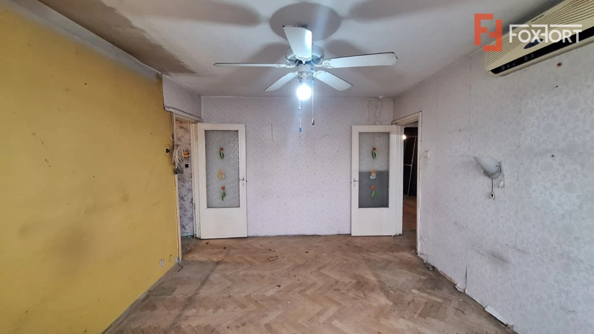 Apartament cu 3 camere + boxa, zona Sagului - 1