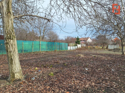 Teren intravilan de vanzare 1437 mp cu front de 15 ml in zona Ronat