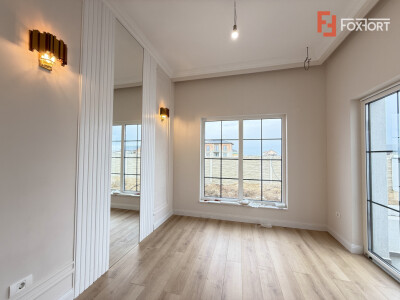 Duplex cu 4 camere si teren de 354 mp de vanzare in Sacalaz