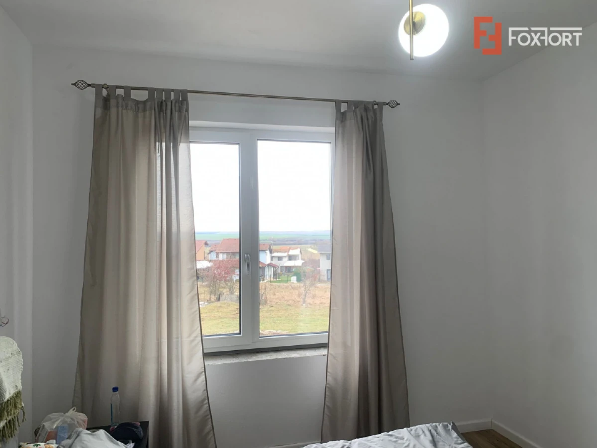 Casa individuala cu 5 camere si teren de 840 mp, Pischia - 9