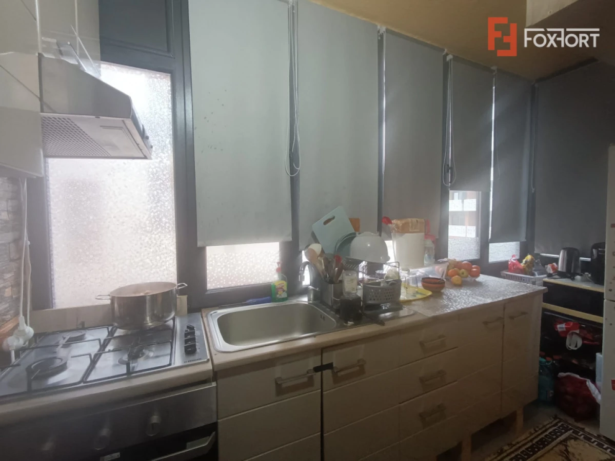Apartament cu 3 camere, decomandat, Etaj 1 - Giroc - 9
