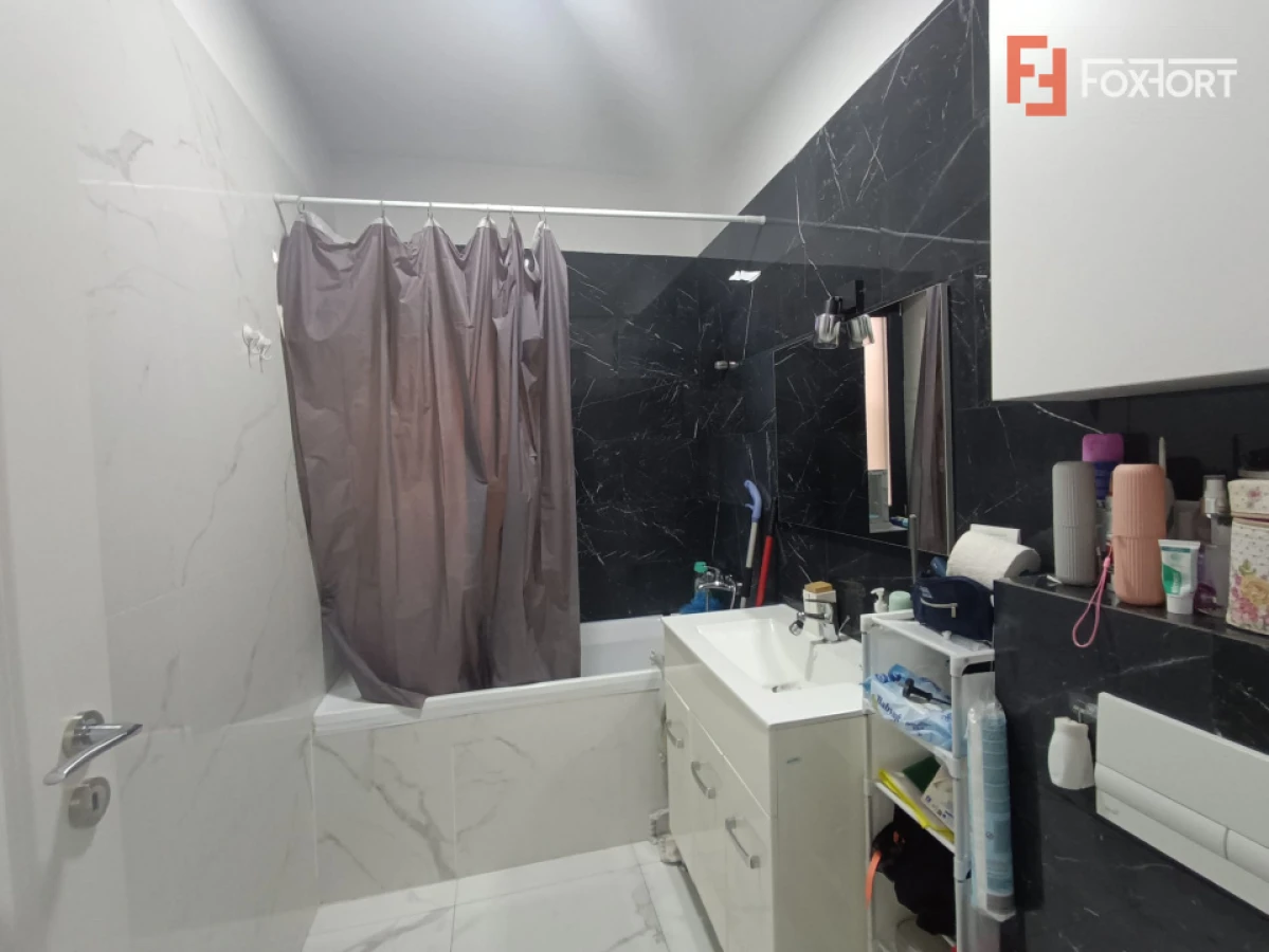 Apartament cu 3 camere, decomandat, Etaj 1 - Giroc - 6