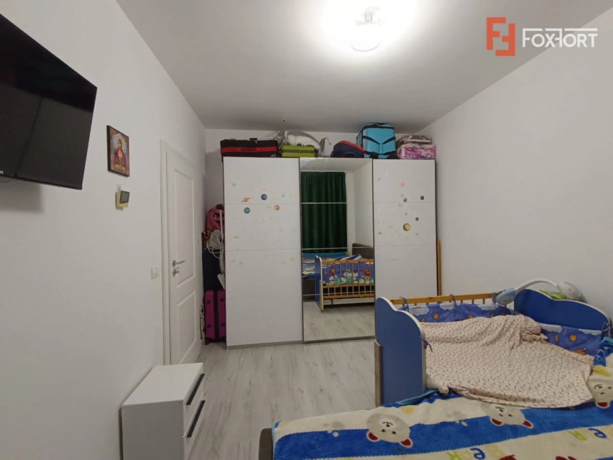 Apartament cu 3 camere, decomandat, Etaj 1 - Giroc - 4