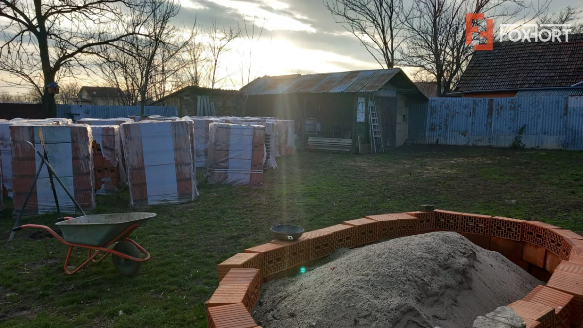 Casa individuala + hala de vanzare in Grabat - 5