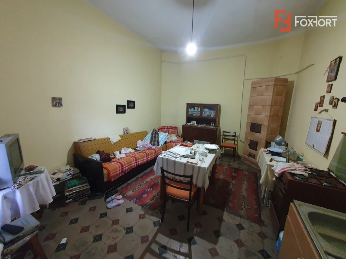Apartament cu 5 camere de vanzare in Deta, zona Central - 9