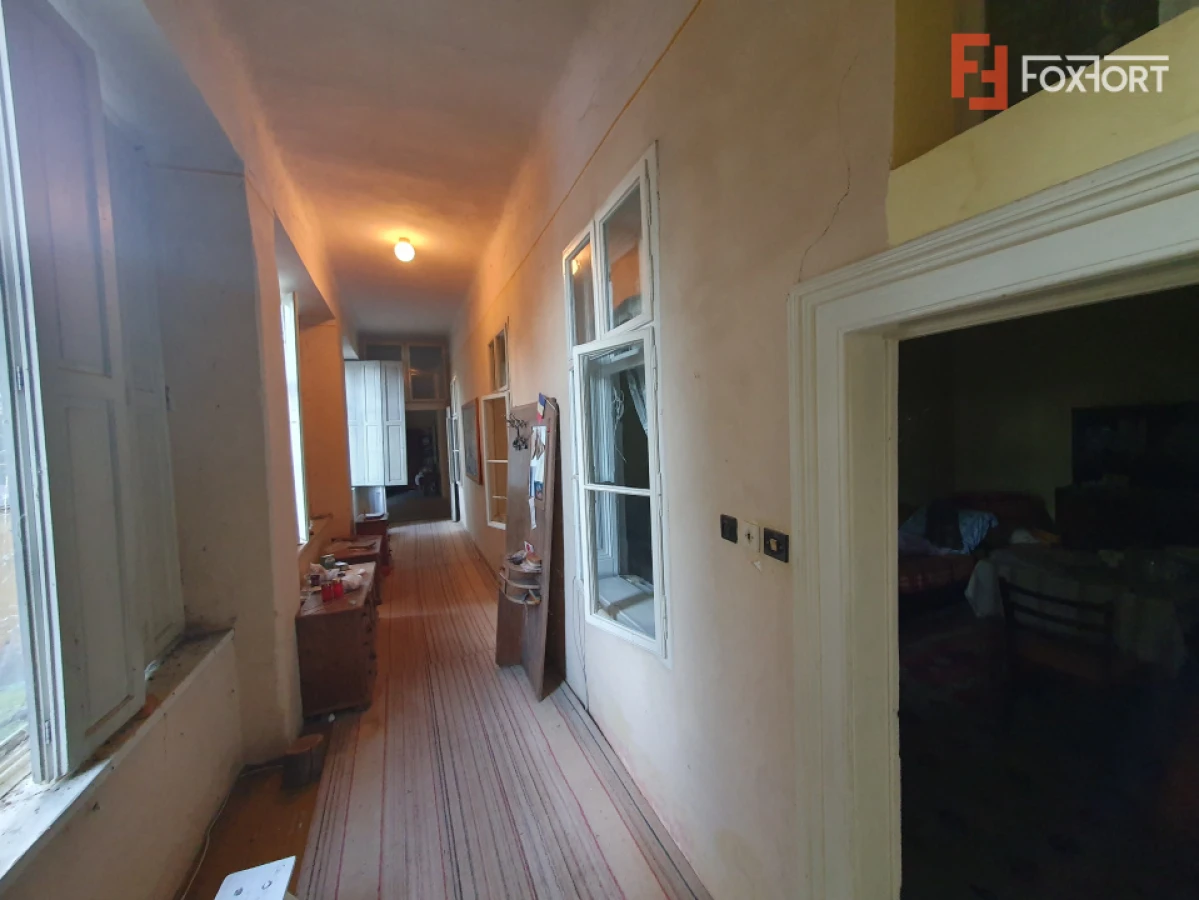 Apartament cu 5 camere de vanzare in Deta, zona Central - 8