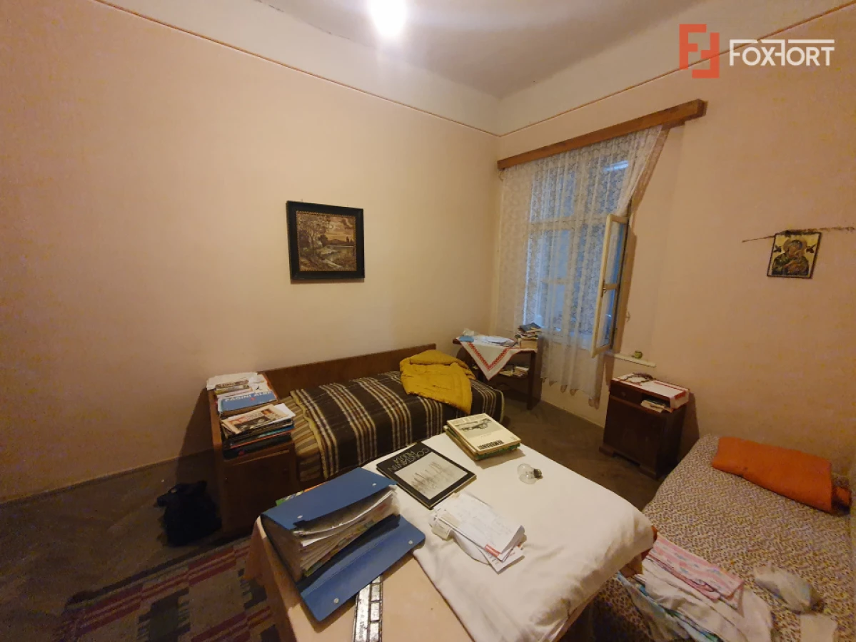 Apartament cu 5 camere de vanzare in Deta, zona Central - 7
