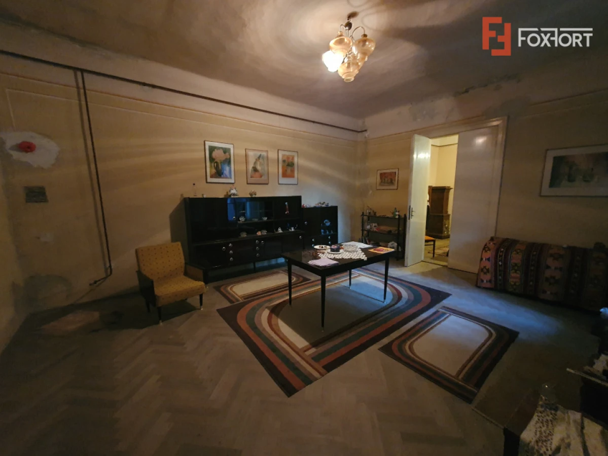 Apartament cu 5 camere de vanzare in Deta, zona Central - 5