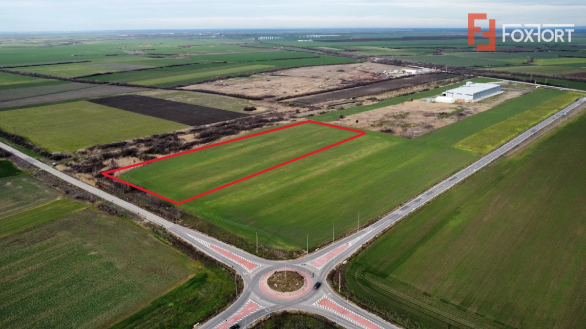 Teren industrial de vanzare de 25.000 mp, zona Deta - 1