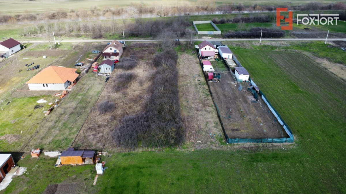 Teren intravilan de 1952 mp cu utilitati - zona Parta - 8