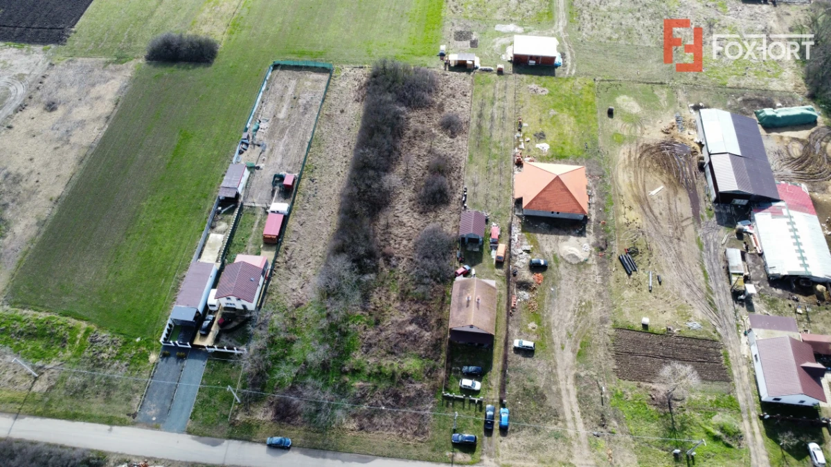 Teren intravilan de 1952 mp cu utilitati - zona Parta - 6