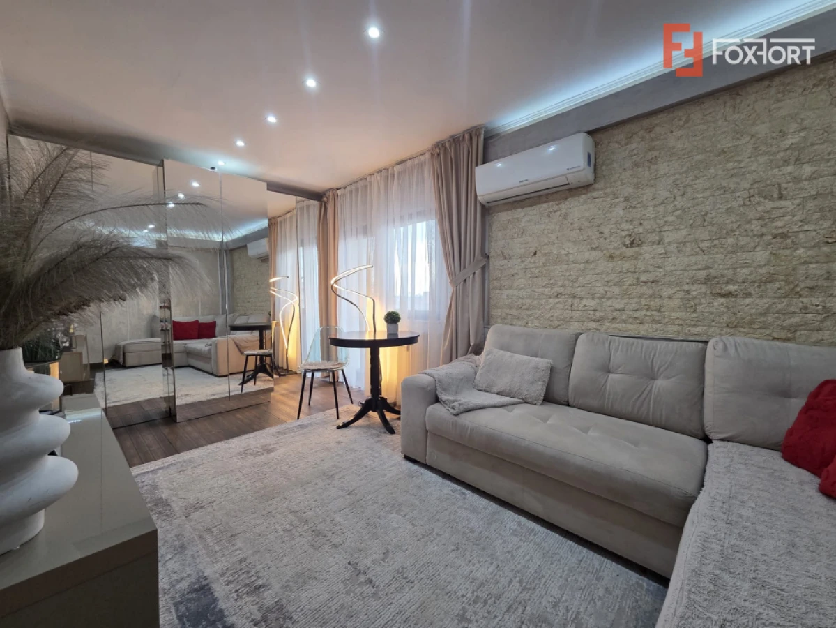 Garsoniera moderna cu balcon de vanzare 32 mp utili | Banu maracine Arad - 1
