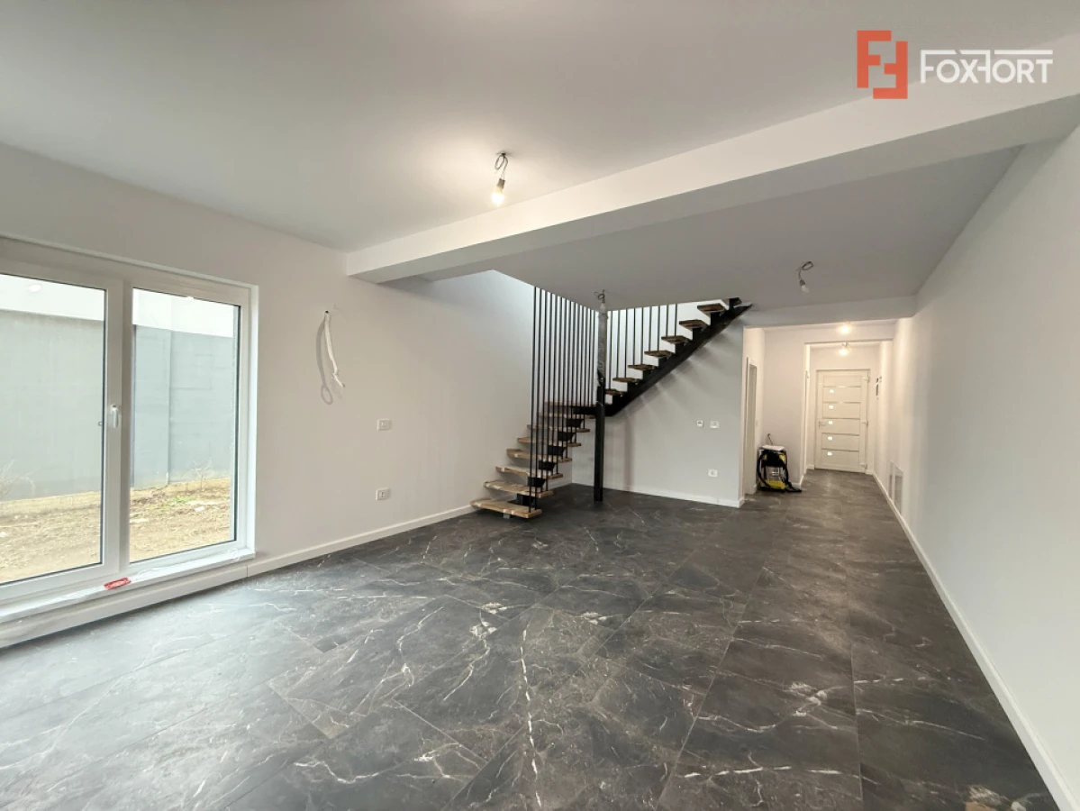 Duplex cu 4 camere de vanzare in localitatea Covaci - 2