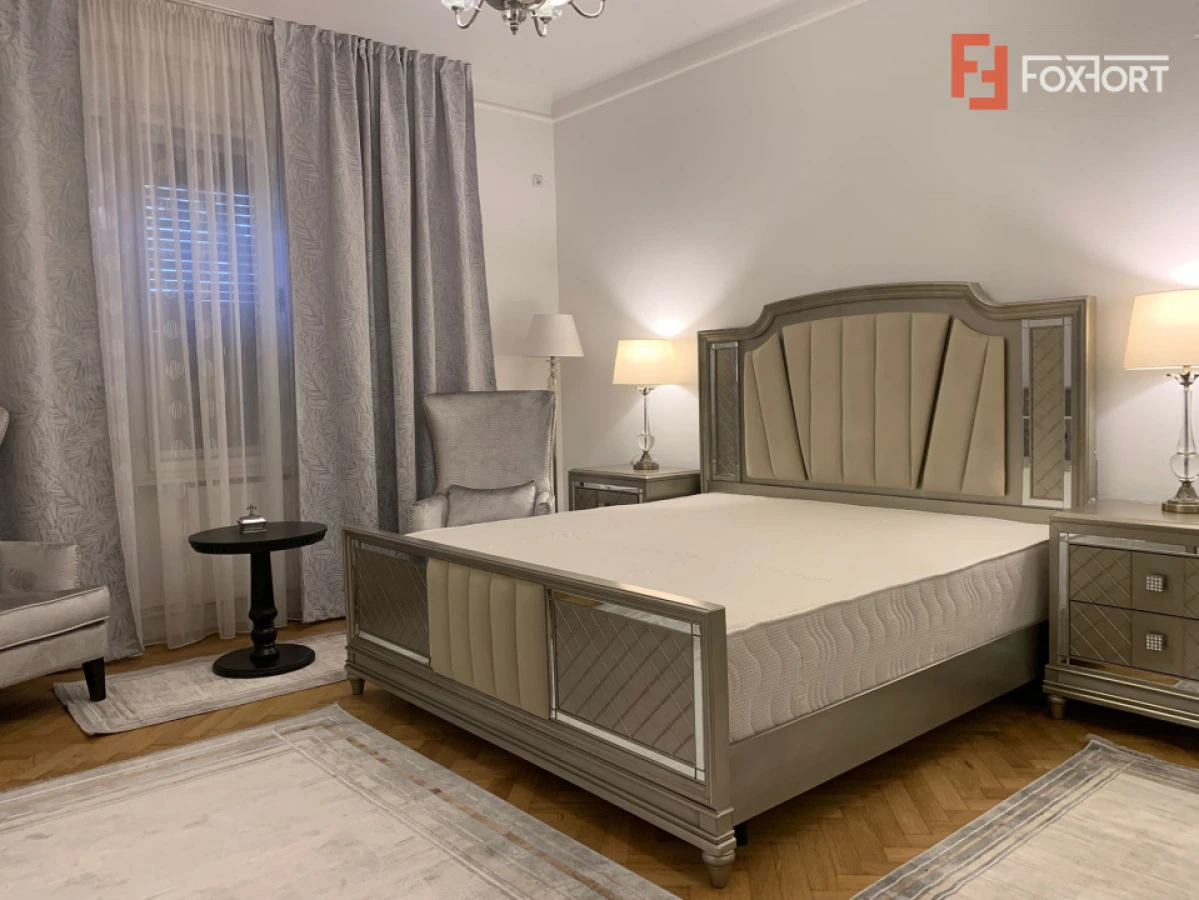 Apartament cu 3 camere, parter inalt - Central - 1