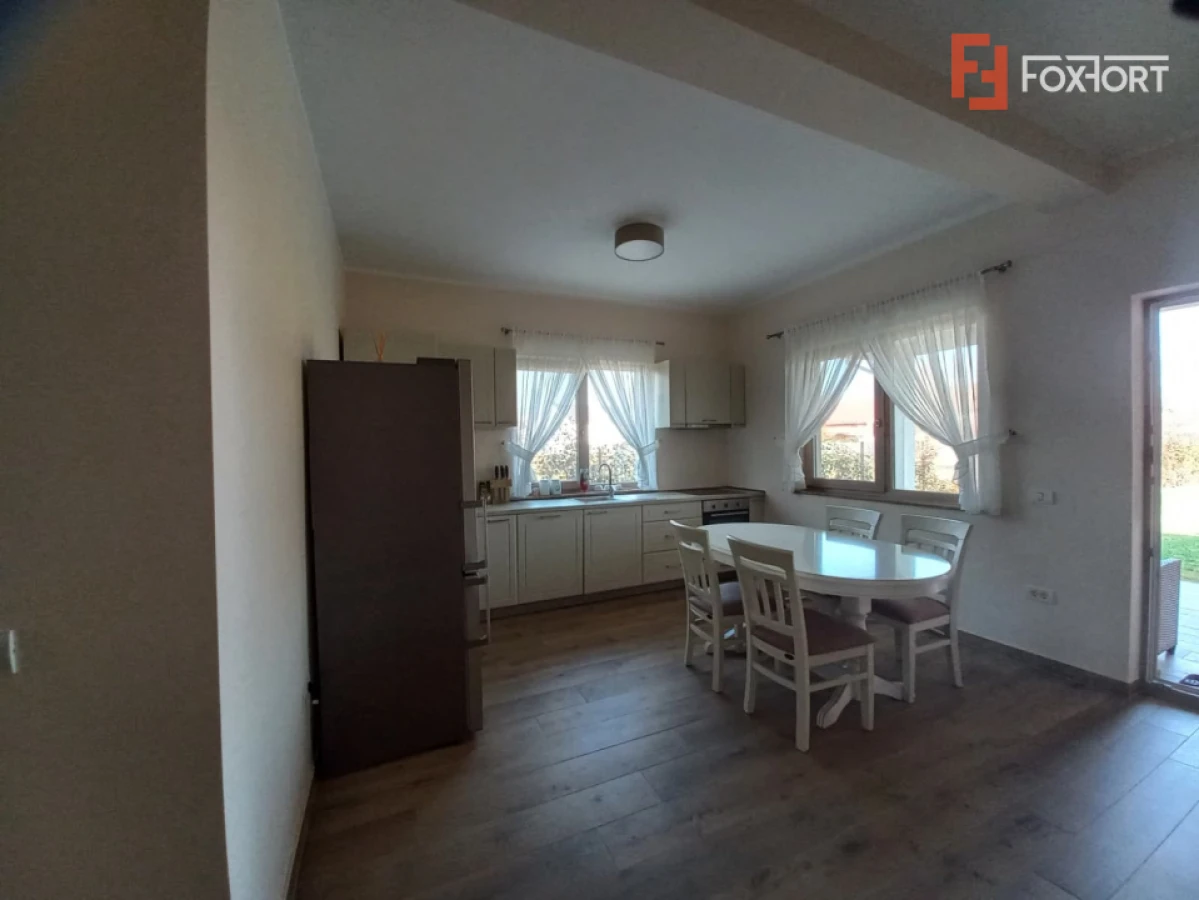 Duplex cu 3 camere si teren de 410 mp de vanzare in Ghiroda - 2