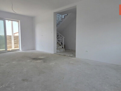 Duplex, despartit prin camera tehnica si baie cu teren 340 mp - Urseni