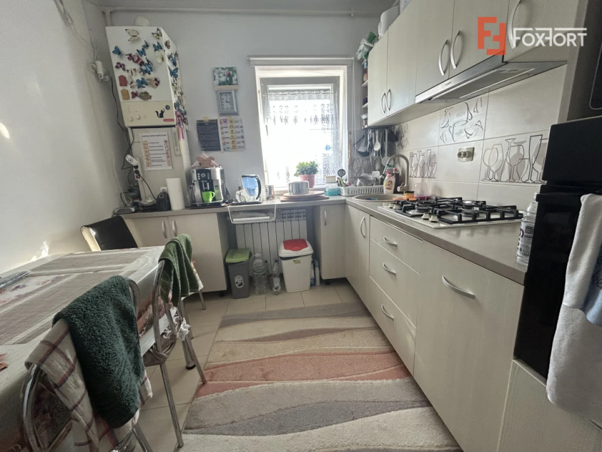 Apartament de vanzare cu 3 camere, la parter - zona Sag - 2