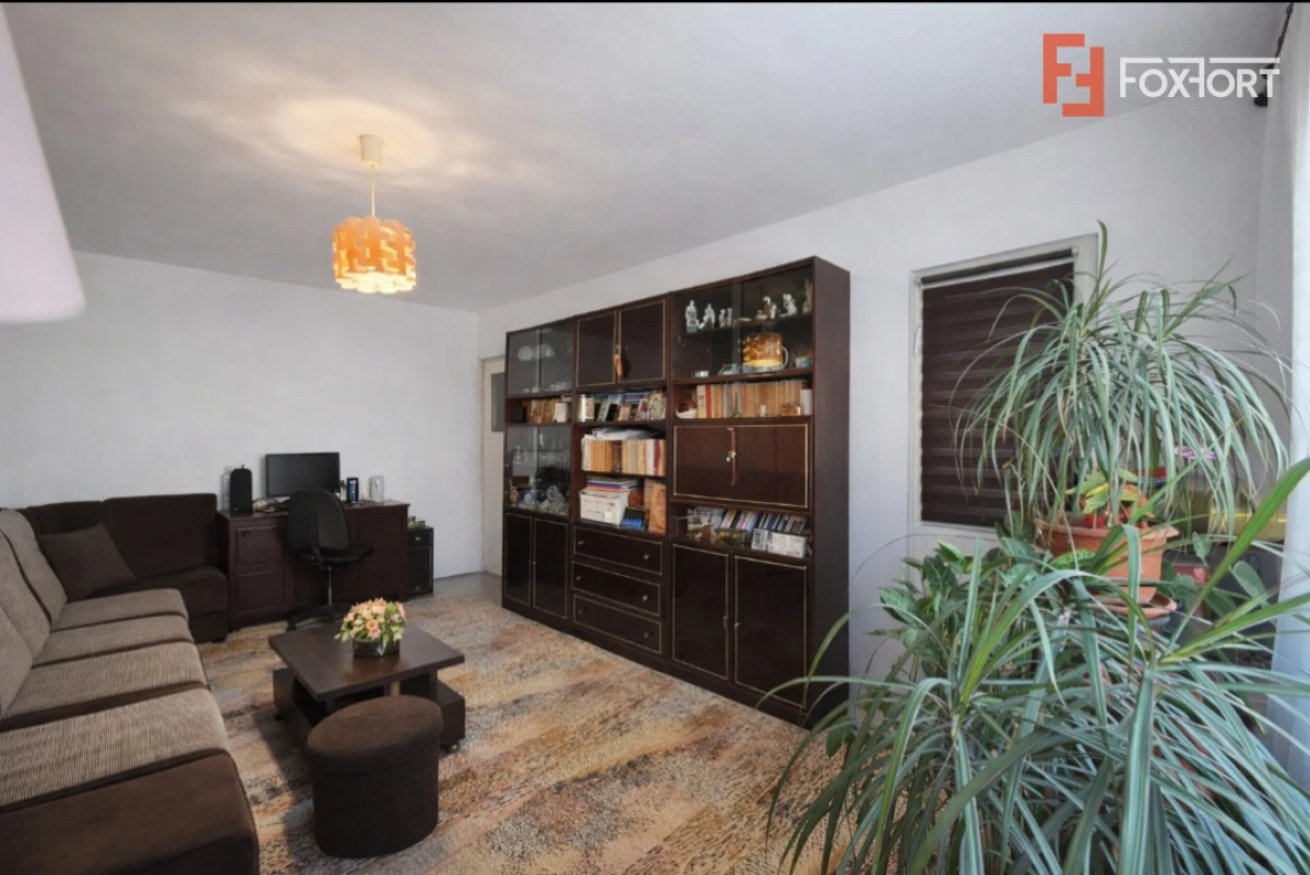 Apartament 2 camere de Vanzare, Decomandat, Micalaca, 2 Balcoane, Comision 0% - 2