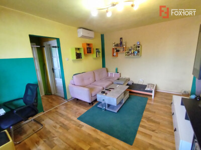 Apartament cu 4 camere de vanzare in zona Spitalul Judetean