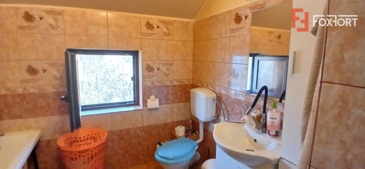 Casa individuala cu 5 camere Parter + Etaj in Ronat - 9