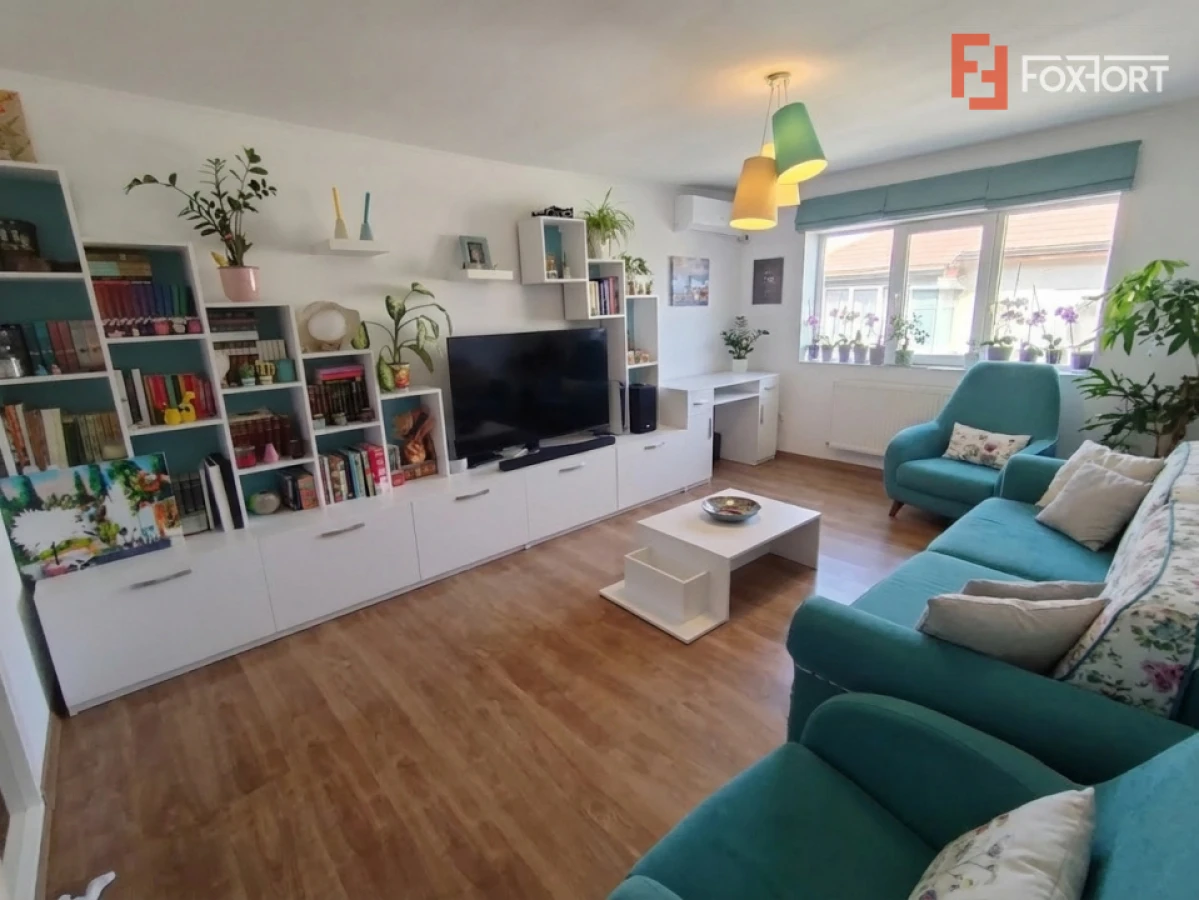 Apartament cu 3 camere de vanzare in zona Soarelui - 1