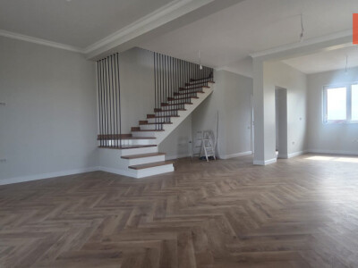 Proiect modern 4 camere, finisat la cheie, predare imediata - Mosnita Noua