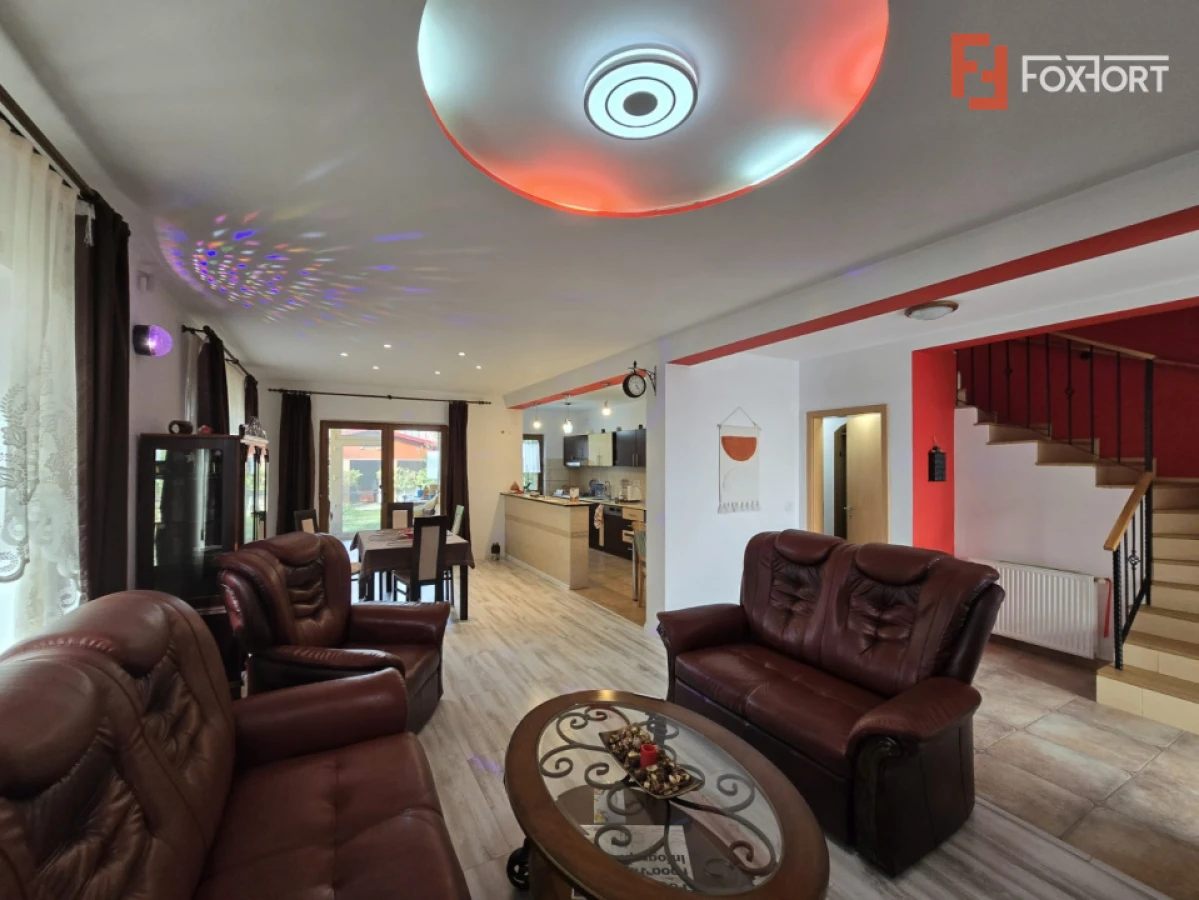 Duplex cu 5 camere de vanzare in localitatea Mosnita Noua - 4