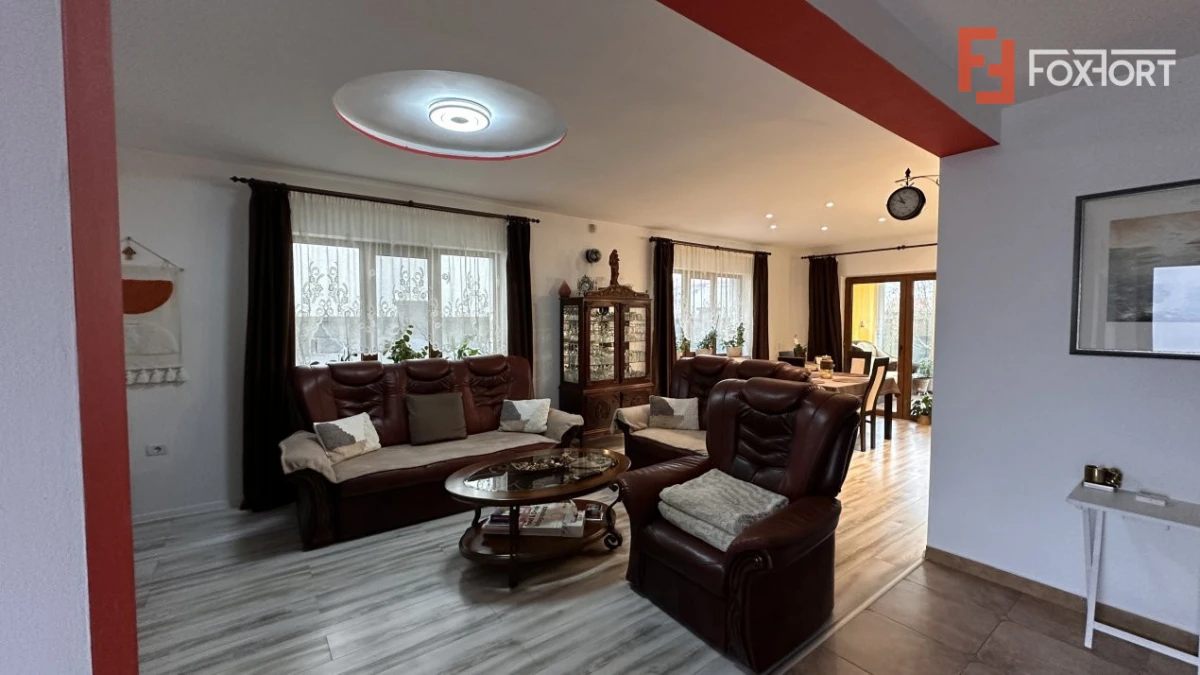 Duplex cu 5 camere de vanzare in localitatea Mosnita Noua - 3