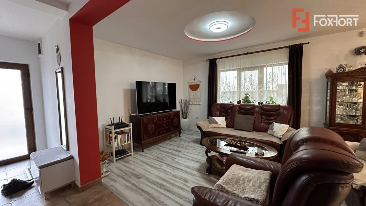 Duplex cu 5 camere de vanzare in localitatea Mosnita Noua - 2